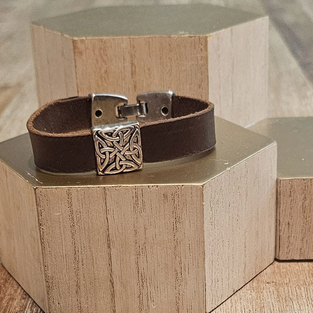 Vintage Celtic Emblem Brown Leather Bracelet.
